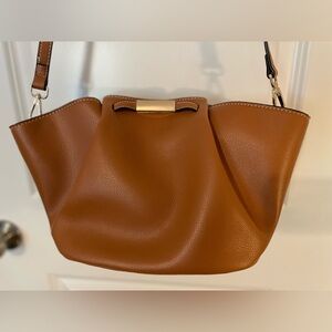 Elegant Tan Shoulder Bag